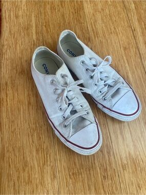 Converse White Canvas low top Sneakers